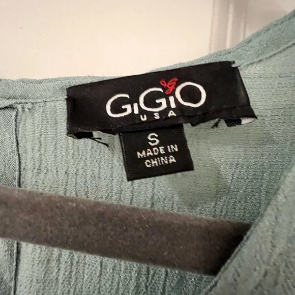 GREEN RUFFLE TOP - Picture 3 of 5